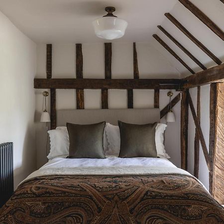 Cosy Cottage With Beautiful Garden, Hottub & Sauna Marden  外观 照片