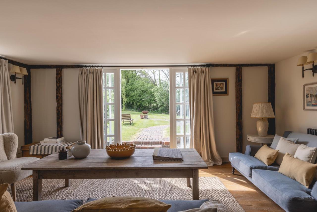 Cosy Cottage With Beautiful Garden, Hottub & Sauna Marden  外观 照片