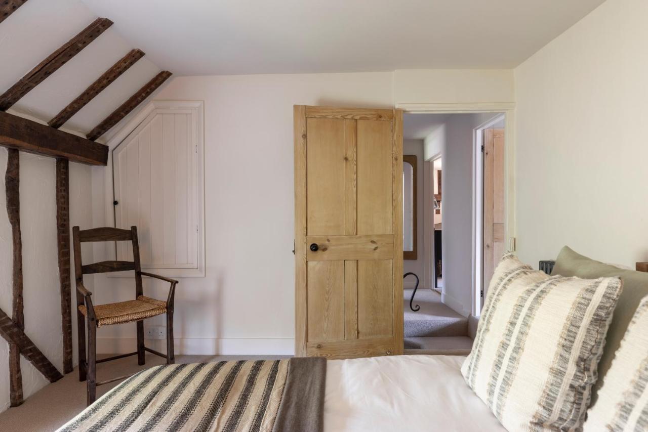 Cosy Cottage With Beautiful Garden, Hottub & Sauna Marden  外观 照片
