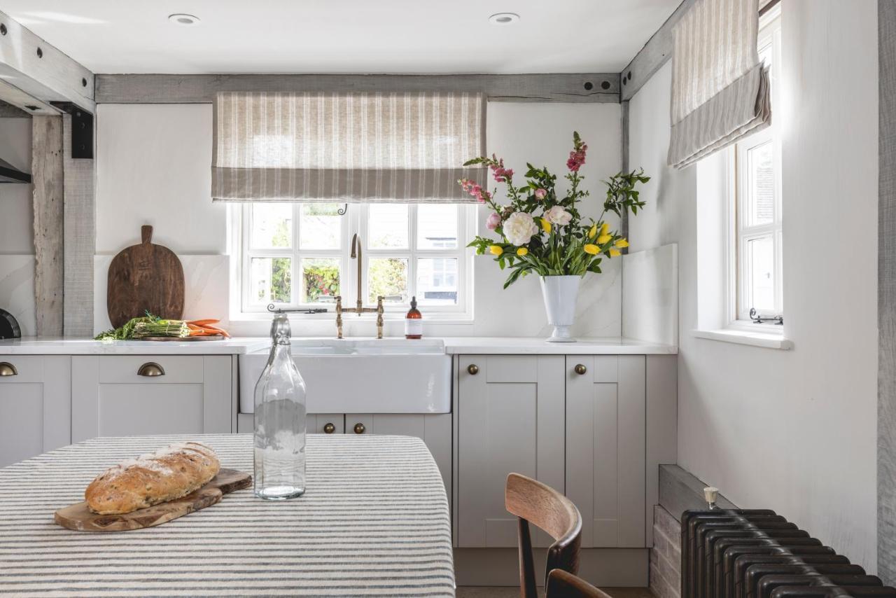 Cosy Cottage With Beautiful Garden, Hottub & Sauna Marden  外观 照片