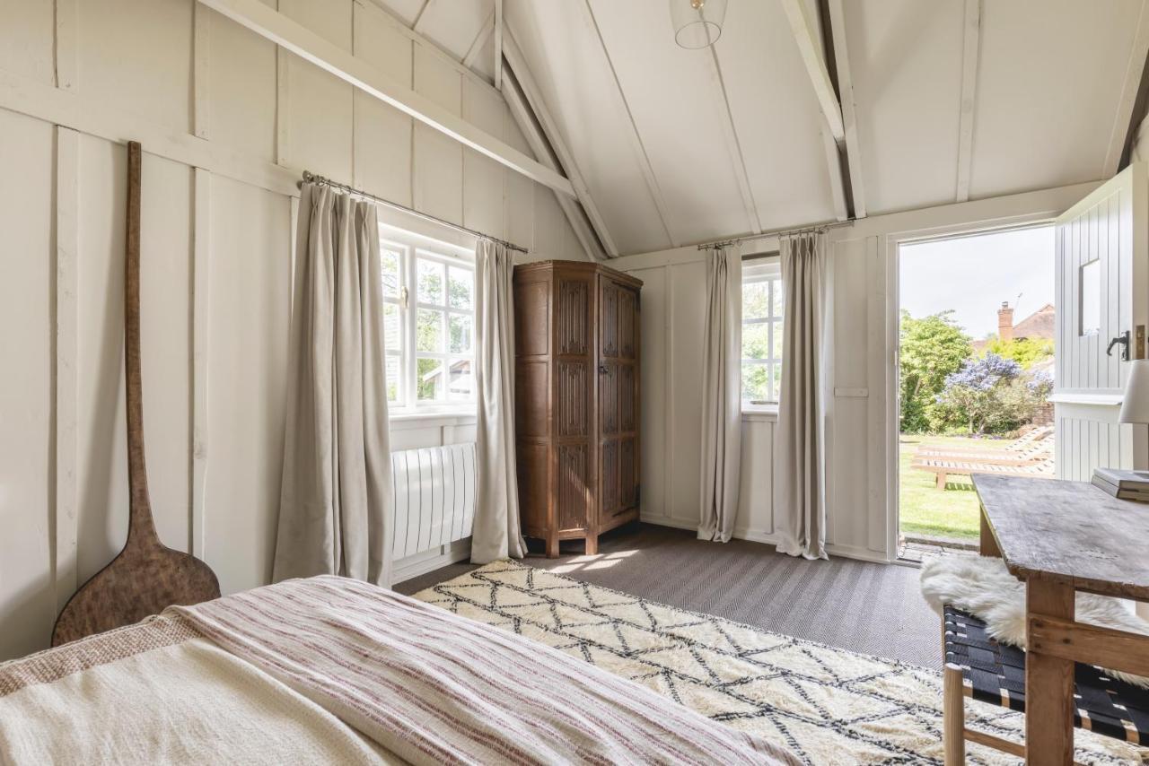 Cosy Cottage With Beautiful Garden, Hottub & Sauna Marden  外观 照片